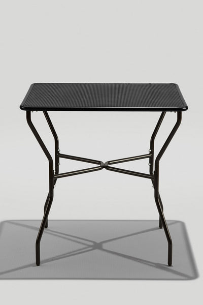 Opla Outdoor Table